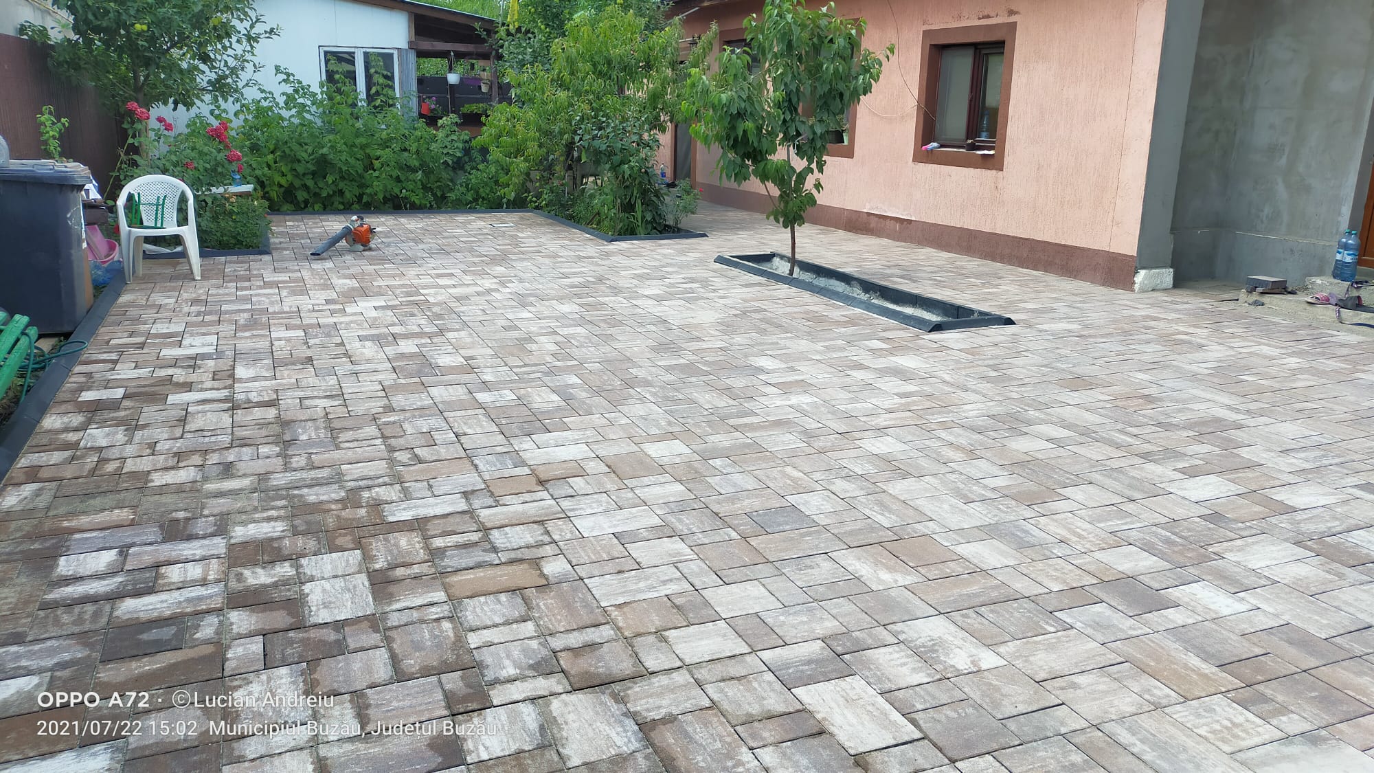 Curte pavata finalizata